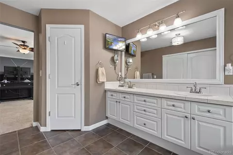 Bath - 5009 Mt Osage St, Longmont, CO 80504 photo 2 of 4