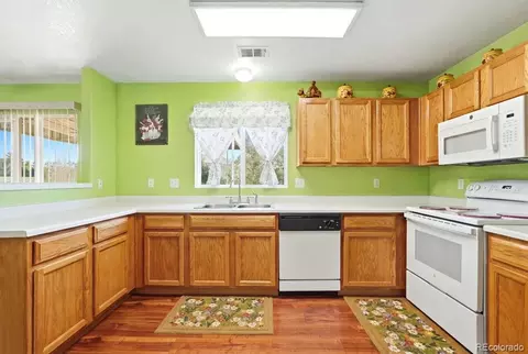 Kitchen - 15633 E 51st Pl, Denver, CO 80239 photo 1 of 3