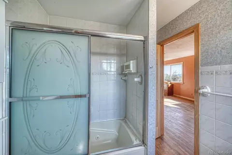 Bath - 741 Wolfe Rd, Hartsel, CO 80449 photo 2 of 5