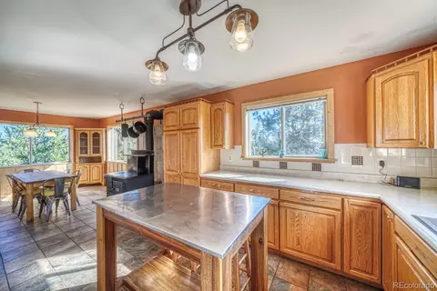 Kitchen - 741 Wolfe Rd, Hartsel, CO 80449 photo 4 of 5