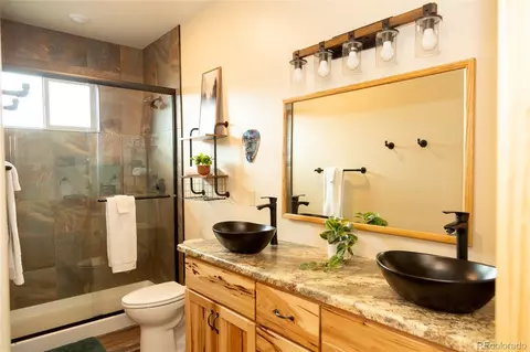 Bath - 426 Commodore Dr, Creede, CO 81130 photo 1 of 2