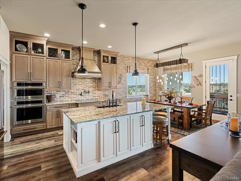 23713 Eads Dr, Aurora, CO 80016 photo 2