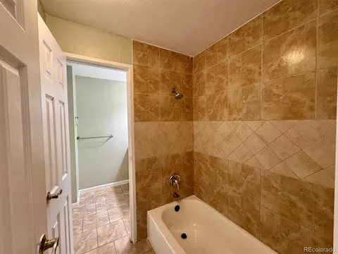 Bath - 7375 E Quincy Ave #207, Denver, CO 80237 photo 1 of 3