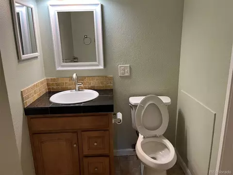 Bath - 7375 E Quincy Ave #207, Denver, CO 80237 photo 2 of 3