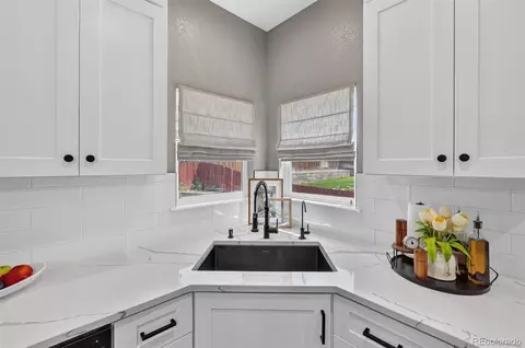 Kitchen - 16701 E 101st Ave, Commerce City, CO 80022 photo 3 of 4