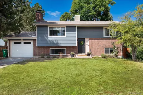 7175 S Penrose Ct, Centennial, CO 80122