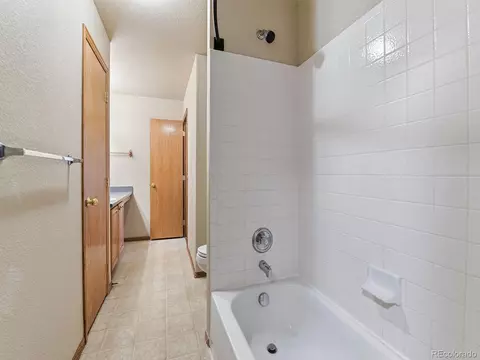 Bath - 21444 E Lehigh Ave, Aurora, CO 80013 photo 2 of 3