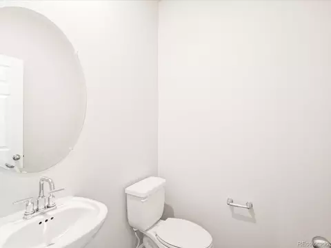 747 N Tempe St, Aurora, CO 80018 photo 9