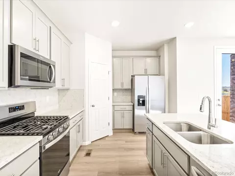 747 N Tempe St, Aurora, CO 80018 photo 7