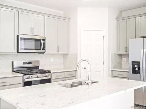 747 N Tempe St, Aurora, CO 80018 photo 6