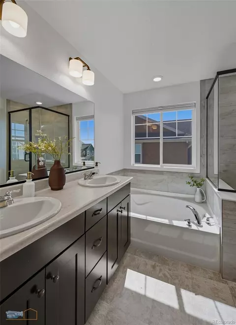 Bath - 11571 E 26th Ave, Denver, CO 80238 photo 2 of 4