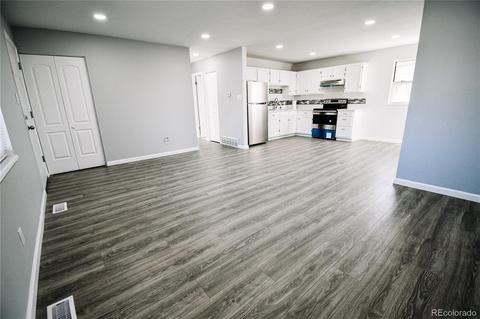 5535 Abilene St, Denver, CO 80239 photo 3