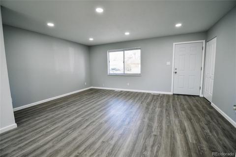 5535 Abilene St, Denver, CO 80239 photo 2