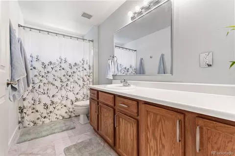 Bath - 18611 E Water Dr #E, Aurora, CO 80013 photo 2 of 2