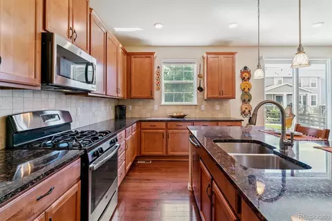 Kitchen - 22902 E Chenango Ave, Aurora, CO 80015 photo 4 of 5