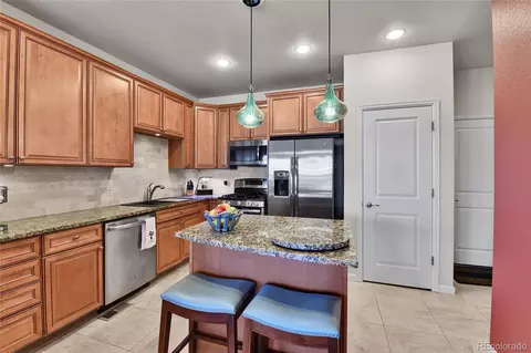 Kitchen - 21999 Euclid Dr, Aurora, CO 80016 photo 1 of 3