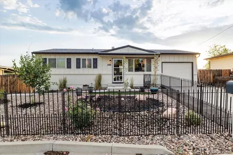 1398 Luna Dr, Fountain, CO 80817