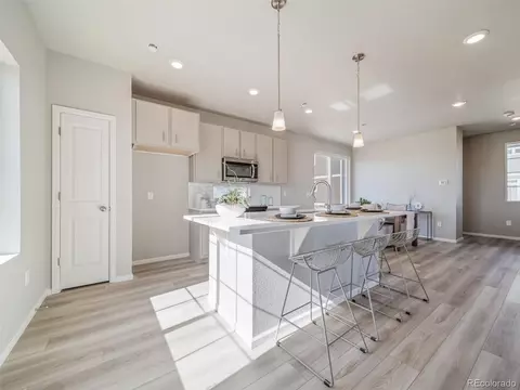 21841 E 38th Pl, Aurora, CO 80019 photo 5