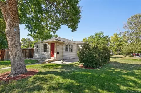 1201 Newark St, Aurora, CO 80010