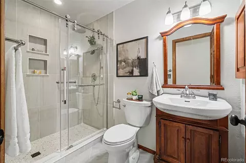 Bath - 4660 Macarthur Ln, Boulder, CO 80303 photo 1 of 2