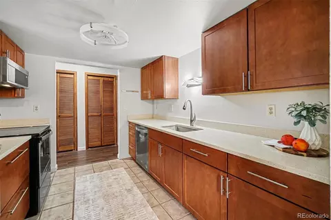 Kitchen - 4660 Macarthur Ln, Boulder, CO 80303 photo 4 of 5