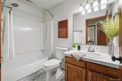 Bath - 4660 Macarthur Ln, Boulder, CO 80303 photo 2 of 2