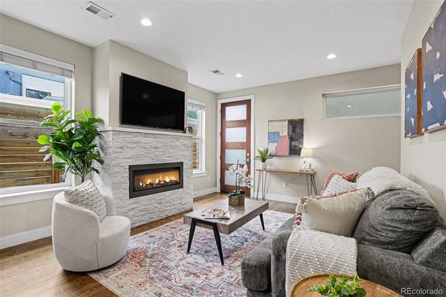 527 Josephine St, Denver, CO 80206