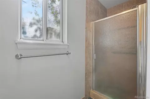 Bath - 18891 E Lehigh Ave, Aurora, CO 80013 photo 3 of 4