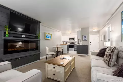 888 N Logan St #2F, Denver, CO 80203