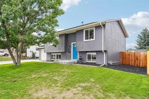 3521 W Mountain Rd, Englewood, CO 80110