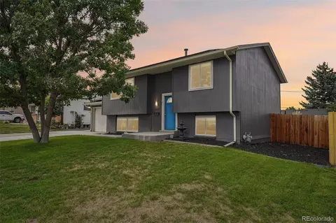 3521 W Mountain Rd, Englewood, CO 80110