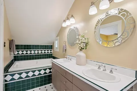 2201 Cherry St, Denver, CO 80207 photo 21