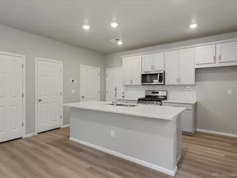 22261 E 7th Pl, Aurora, CO 80018 photo 4