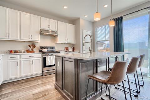 10278 E 57th Ave, Denver, CO 80238 photo 1