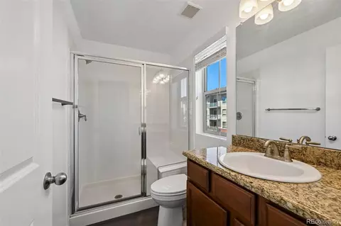 Bath - 9520 Halstead Ln, Lone Tree, CO 80124 photo 3 of 4