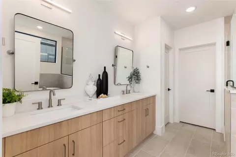 Bath - 2184 King St, Denver, CO 80211 photo 2 of 6