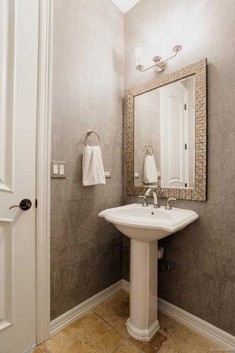 8173 E 24th Dr, Denver, CO 80238 photo 32