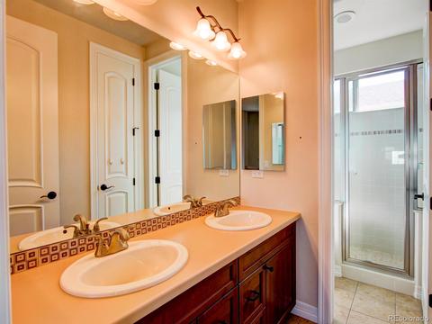 8203 E 24th Dr, Denver, CO 80238 photo 16