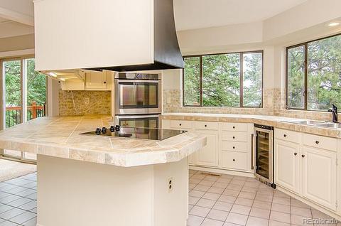 8572 S Ault Ln, Morrison, CO 80465 photo 4