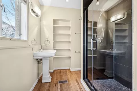 Bath - 2025 Eudora St, Denver, CO 80207 photo 4 of 5