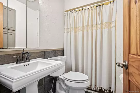 Bath - 2025 Eudora St, Denver, CO 80207 photo 5 of 5