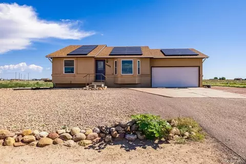 1085 E Blackstone Dr, Pueblo, CO 81007