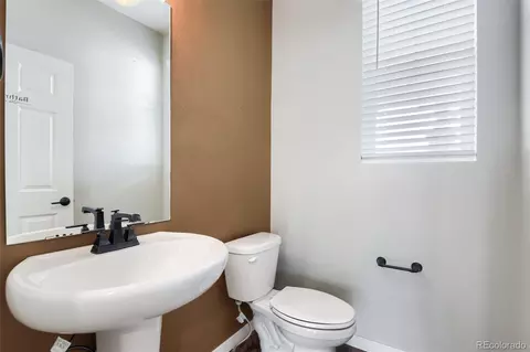 Bath - 21900 E 46th Pl, Aurora, CO 80019 photo 1 of 5