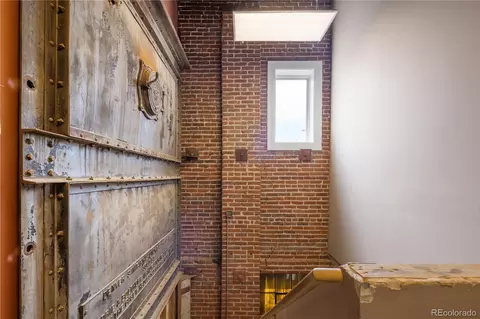 800 W 8th Ave #204, Denver, CO 80204