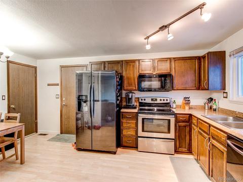 160 Mckinley Dr, Bennett, CO 80102 photo 8