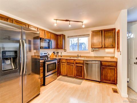160 Mckinley Dr, Bennett, CO 80102 photo 6