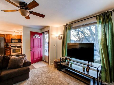 160 Mckinley Dr, Bennett, CO 80102 photo 3