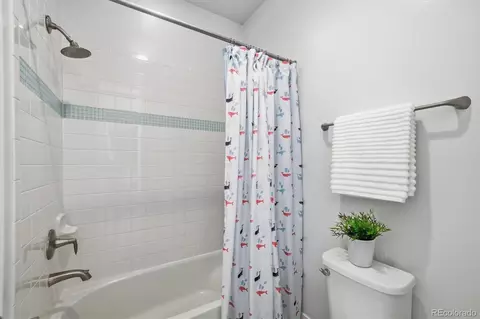 Bath - 8484 E 51st Ave, Denver, CO 80238 photo 3 of 3