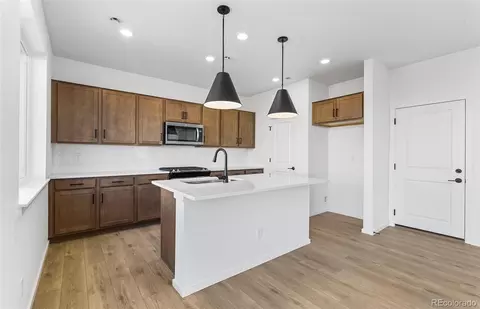 25061 Evans Dr, Aurora, CO 80018 photo 4