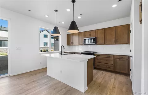 25061 Evans Dr, Aurora, CO 80018 photo 3